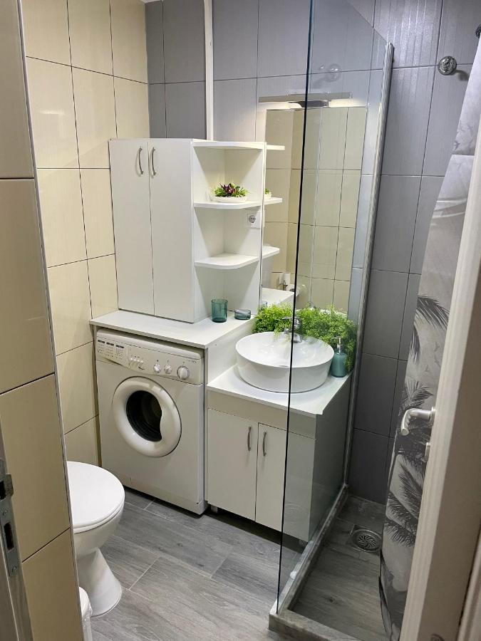Gallery City Center Apartment Skopje Exteriör bild